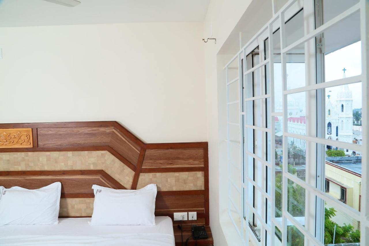 Annai In Saravana Bhavan Fine Stay And Restaurant Velankanni Eksteriør billede