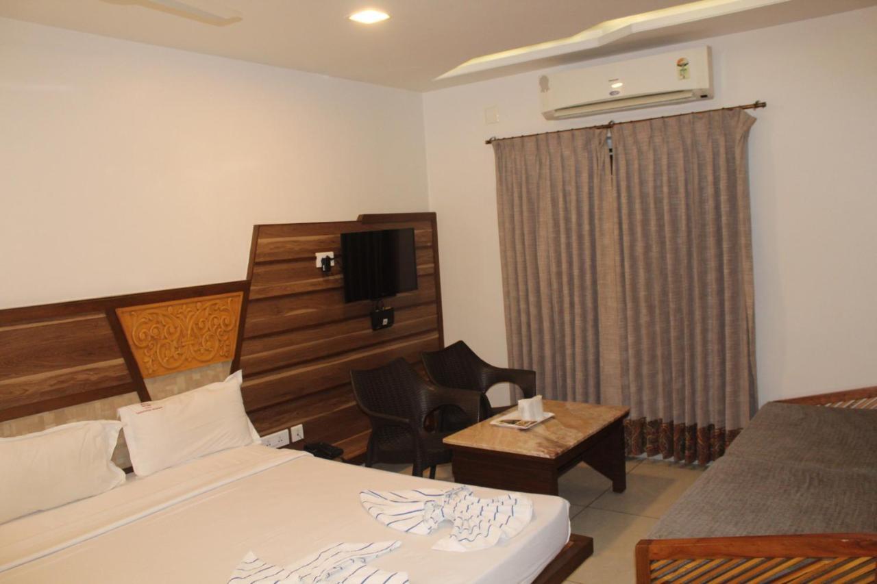 Annai In Saravana Bhavan Fine Stay And Restaurant Velankanni Eksteriør billede