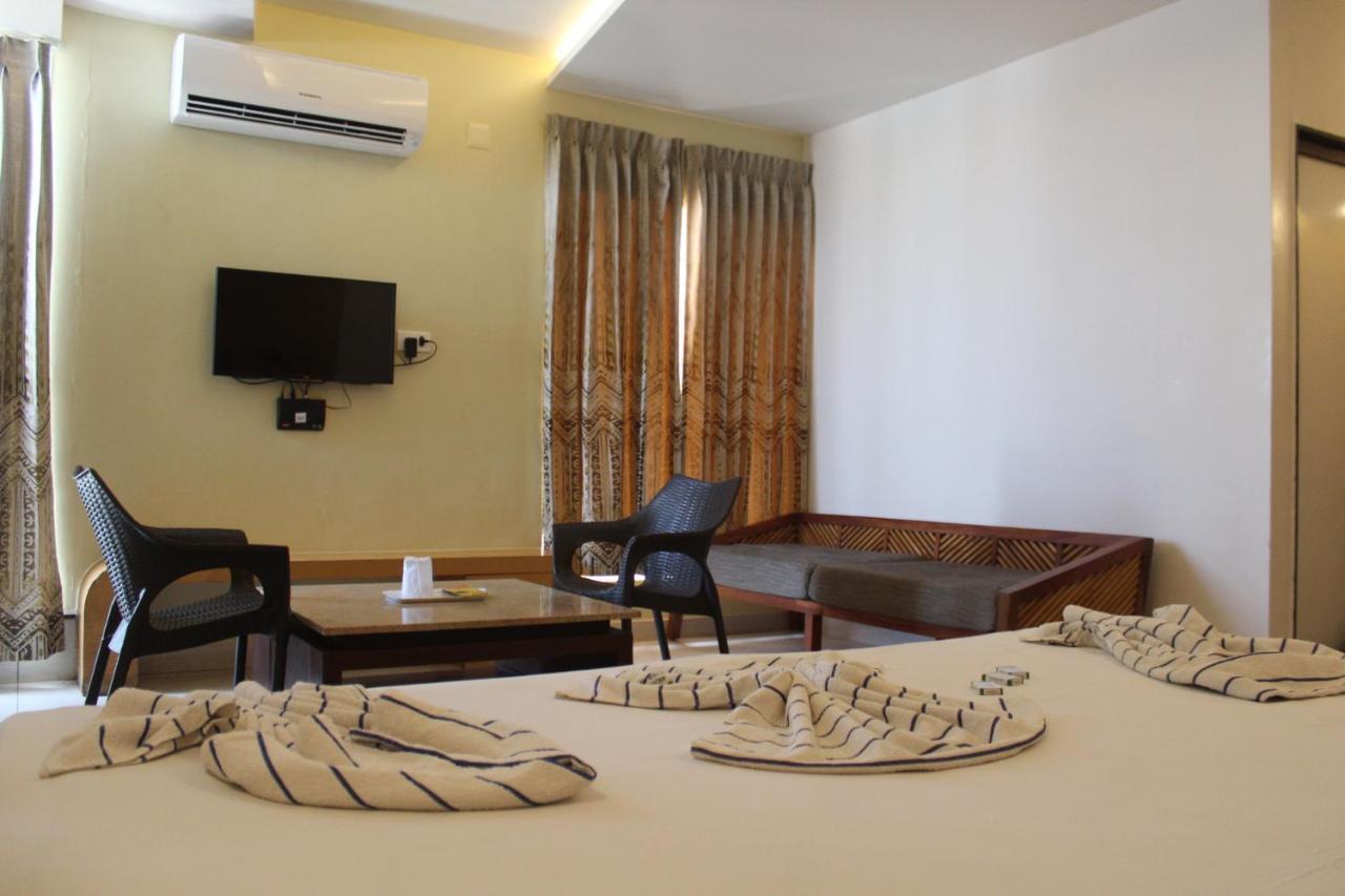 Annai In Saravana Bhavan Fine Stay And Restaurant Velankanni Eksteriør billede