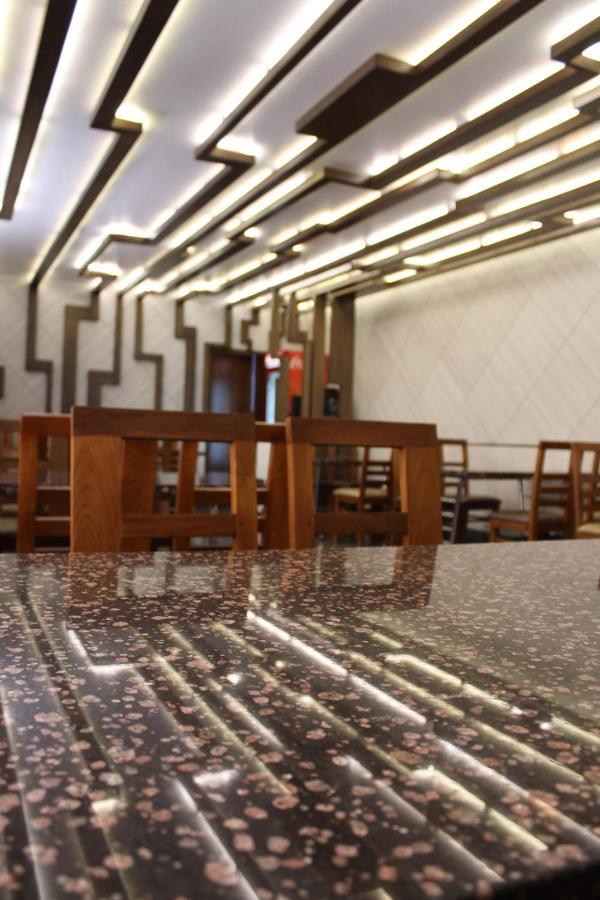 Annai In Saravana Bhavan Fine Stay And Restaurant Velankanni Eksteriør billede