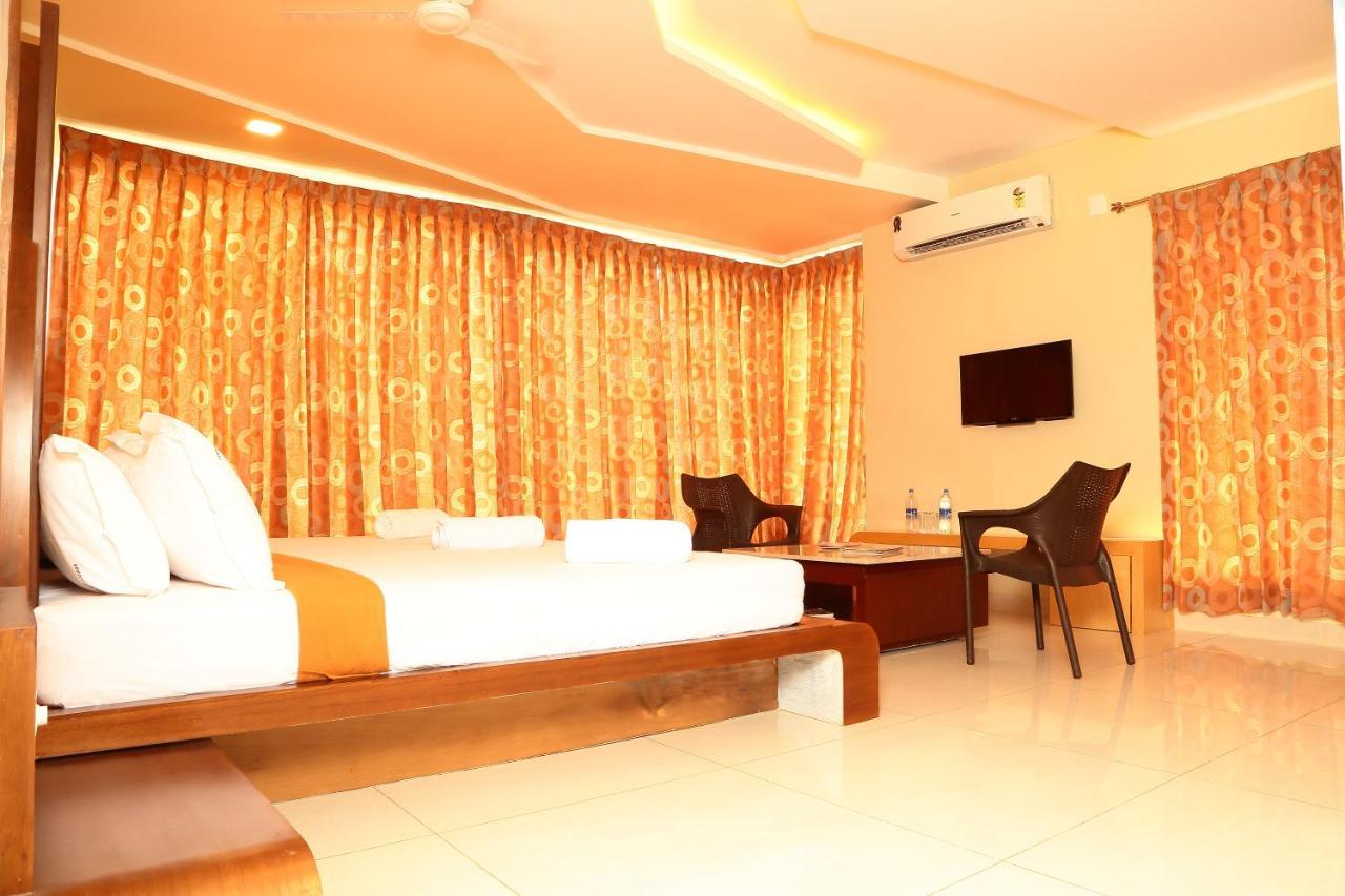 Annai In Saravana Bhavan Fine Stay And Restaurant Velankanni Eksteriør billede